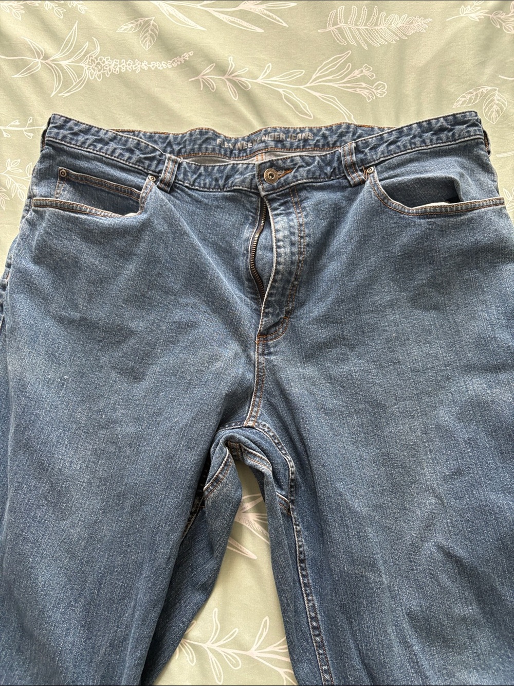 Duluth Trading Co Men's Blue Relaxed Fit Jeans